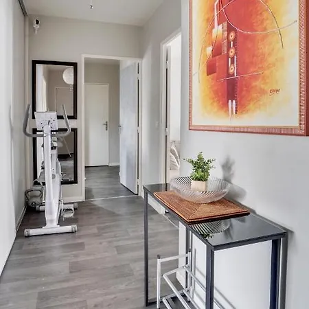 Chic Apart With Terrace And Parking