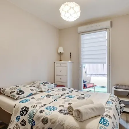 Chic Apart With Terrace And Parking
